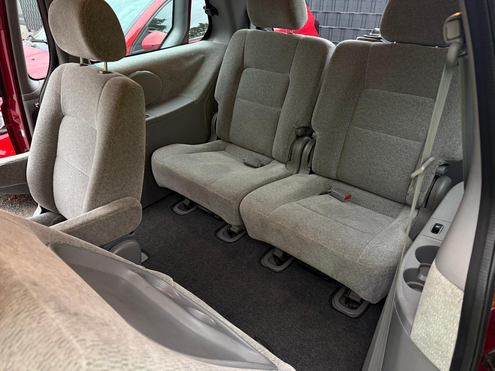 Kia Carnival 2006 — photo 9