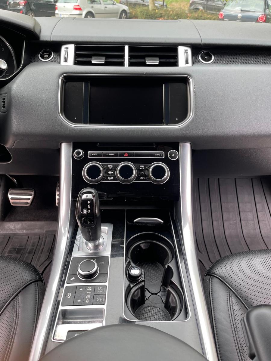 LAND ROVER RANGE ROVER SPORT SDV6 RED EDITION| ATTELAGE| CAMÉRA| | 258 ch | 4X4 | BVA | HAYON ÉLECTRIQUE | VOLANT EN CUIR | ASSISTANT FEUX DE ROUTE PAR CAMÉRA