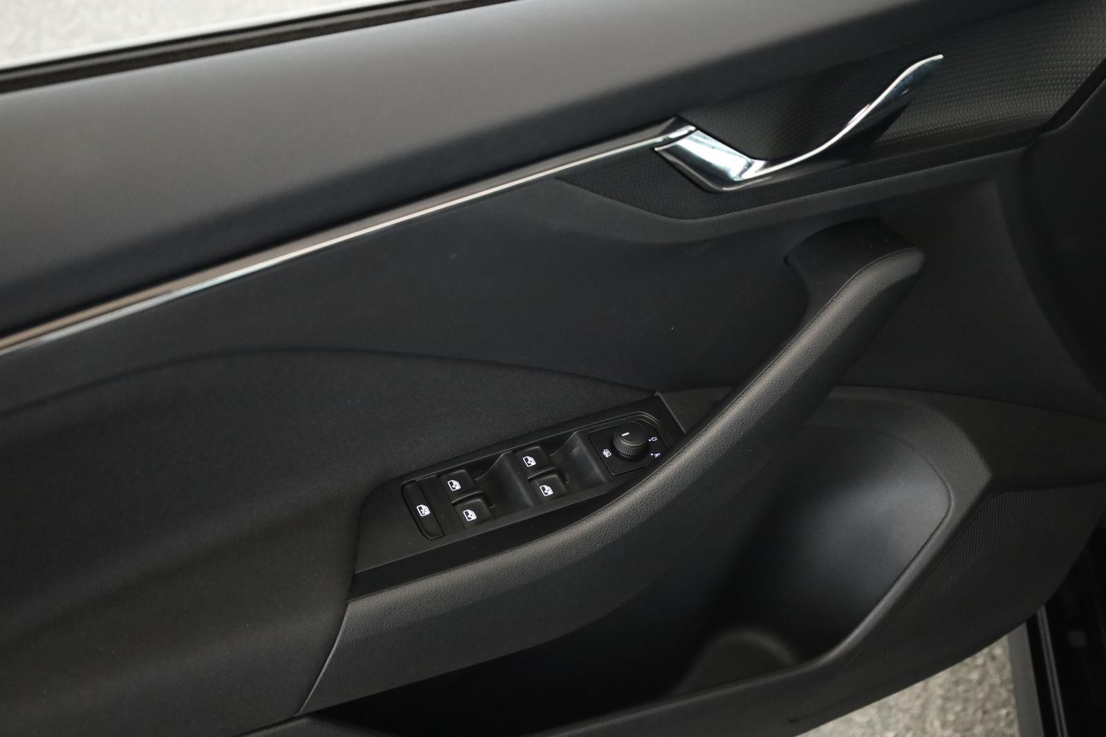 Skoda Kamiq 1.0 TSI DSG Tour LED Pano SmartLink Kam, миниатюра 18