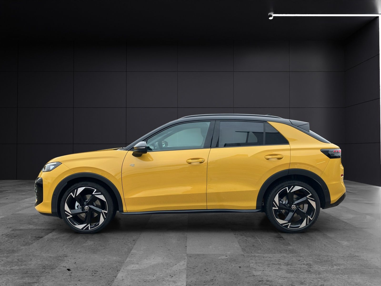 Fahrzeugabbildung Volkswagen T-Roc R-Line eTSI DSG ACC SH HuD AppConnect 360°