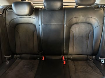 Audi Q3 2.0 TFSI quattro *Xenon*Klima*SHZ*Navi*PDC*