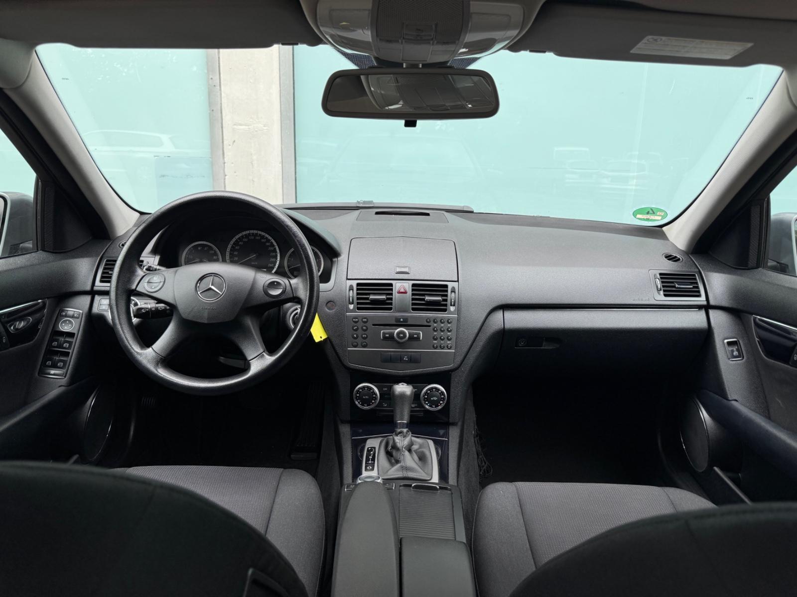Mercedes-Benz C250 2011 — photo 8