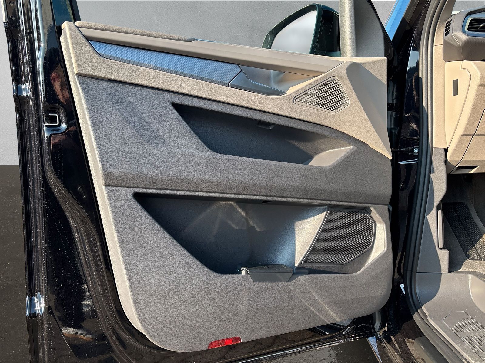 Fahrzeugabbildung Volkswagen T7 Multivan 2.0 TDI DSG Standheizung AHK
