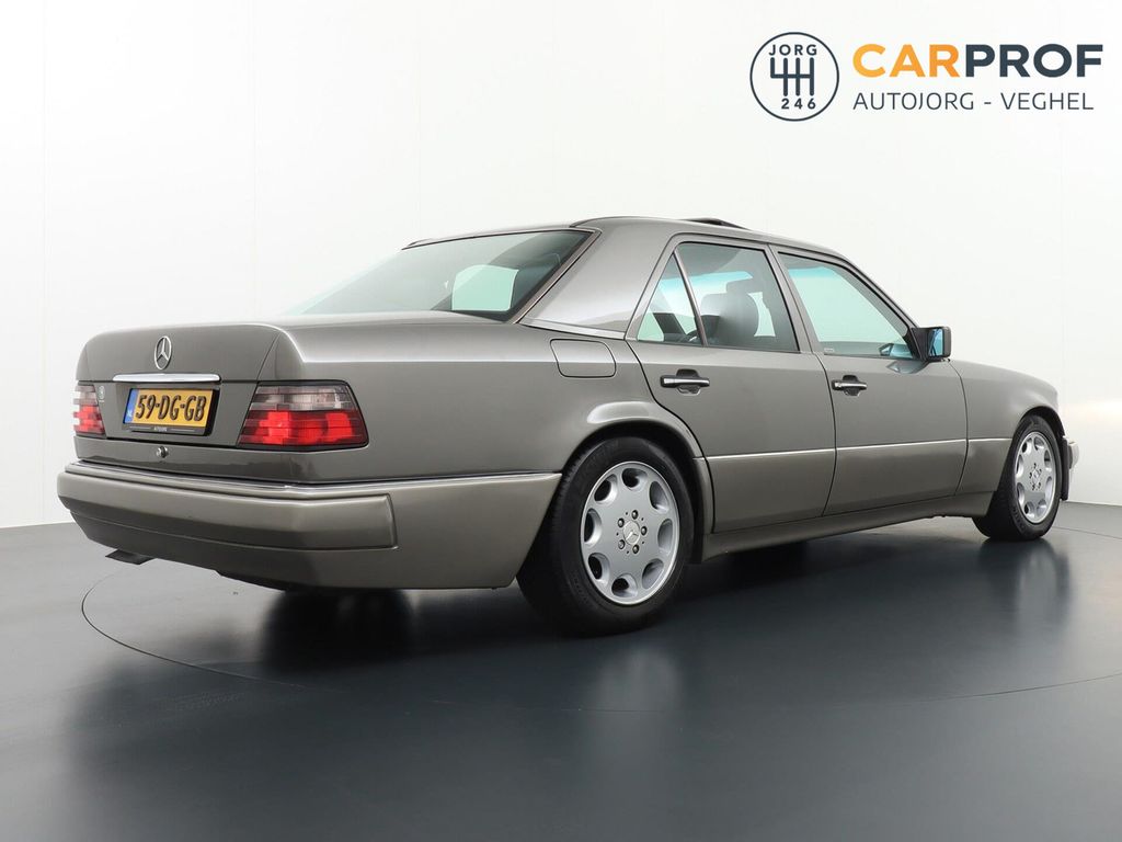 Mercedes-Benz E 500 E500 500E Schiebedach Becker navi Leder Cr