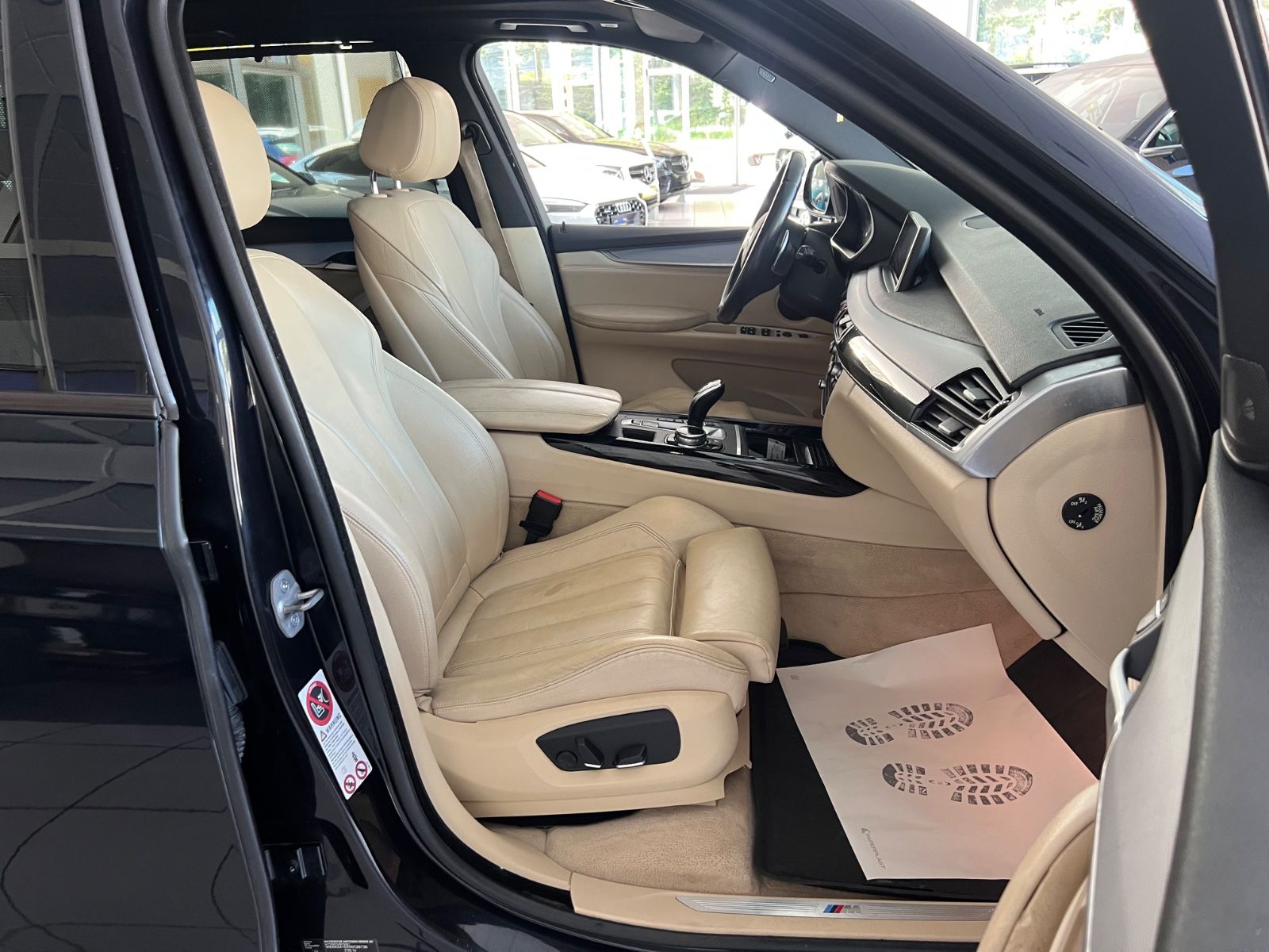Fahrzeugabbildung BMW X5 xDrive 30 d M Sport Paket *PANO*SOFT-CLOSE*