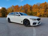 BMW 540i xDrive Touring A - - BMW 540: Weiß
