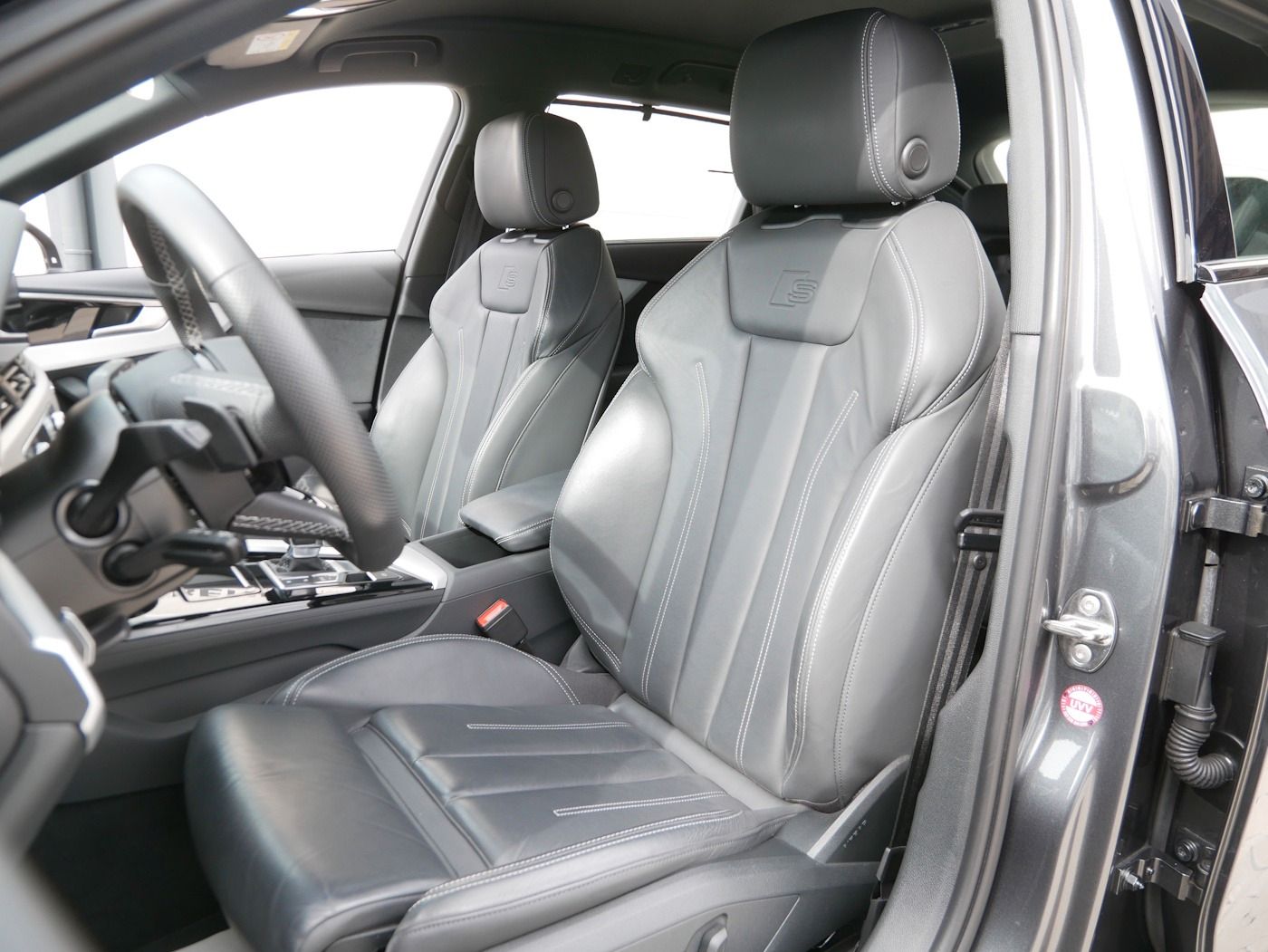 Fahrzeugabbildung Audi A4 Avant 2.0 quattro S-Line NEU75T Standhz Matri