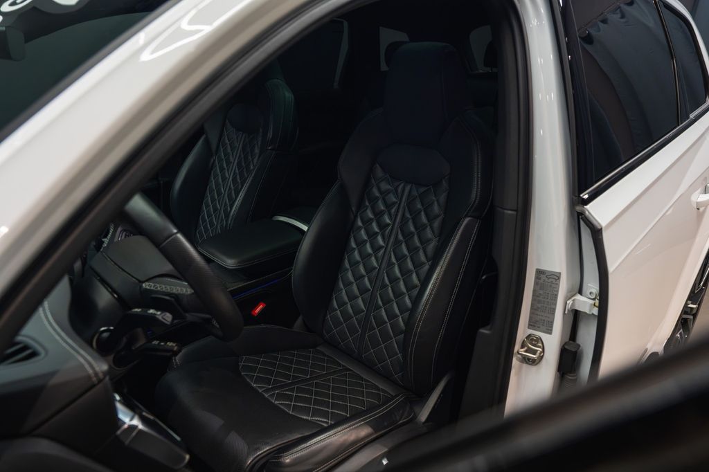 AUDI Q7 50 TDI competition plus*AHK*HU*B&O*PANO*VOLL AUDI Q7 50 TDI competition plus*AHK*HU*B&O*PANO*VOLL