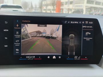 BMW 218i DAB LED Komfortzg. Parkassistent Shz