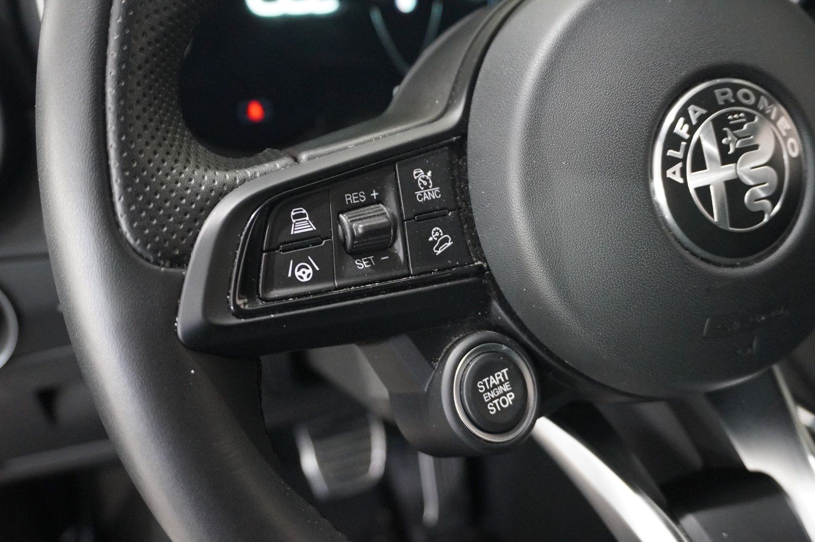 Fahrzeugabbildung Alfa Romeo Stelvio 2.2D VELOCE Q4 NAVI/LED/KAMERA/MATRIX/SH