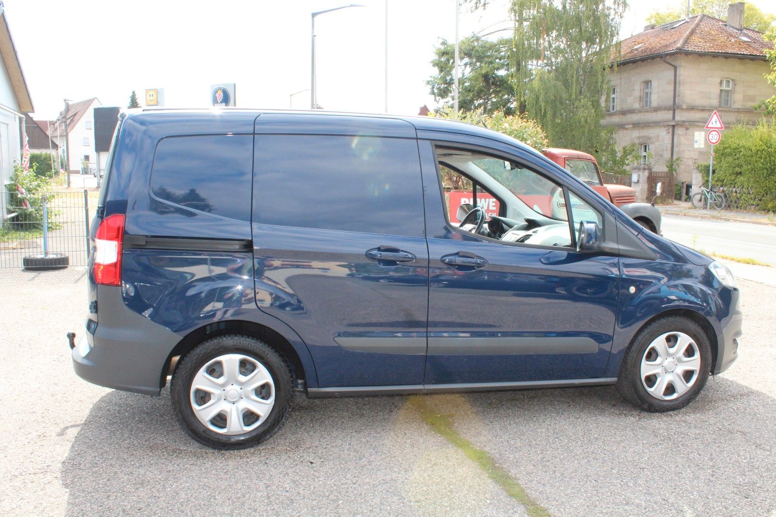 Tourneo Courier 1,0L Ecobooster, Wenig Km!!