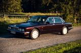 Jaguar XJ6 - rote Jaguar XJ6