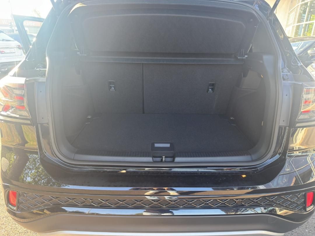 Fahrzeugabbildung Volkswagen T-Cross R-Line DSG,R-Line,GJR,Navi,Climatronic,C