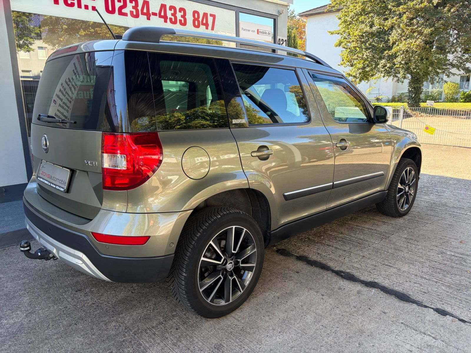 Fahrzeugabbildung SKODA Yeti Adventure+AHK+Navi+SHZ+Allw.LM+BT+PDC