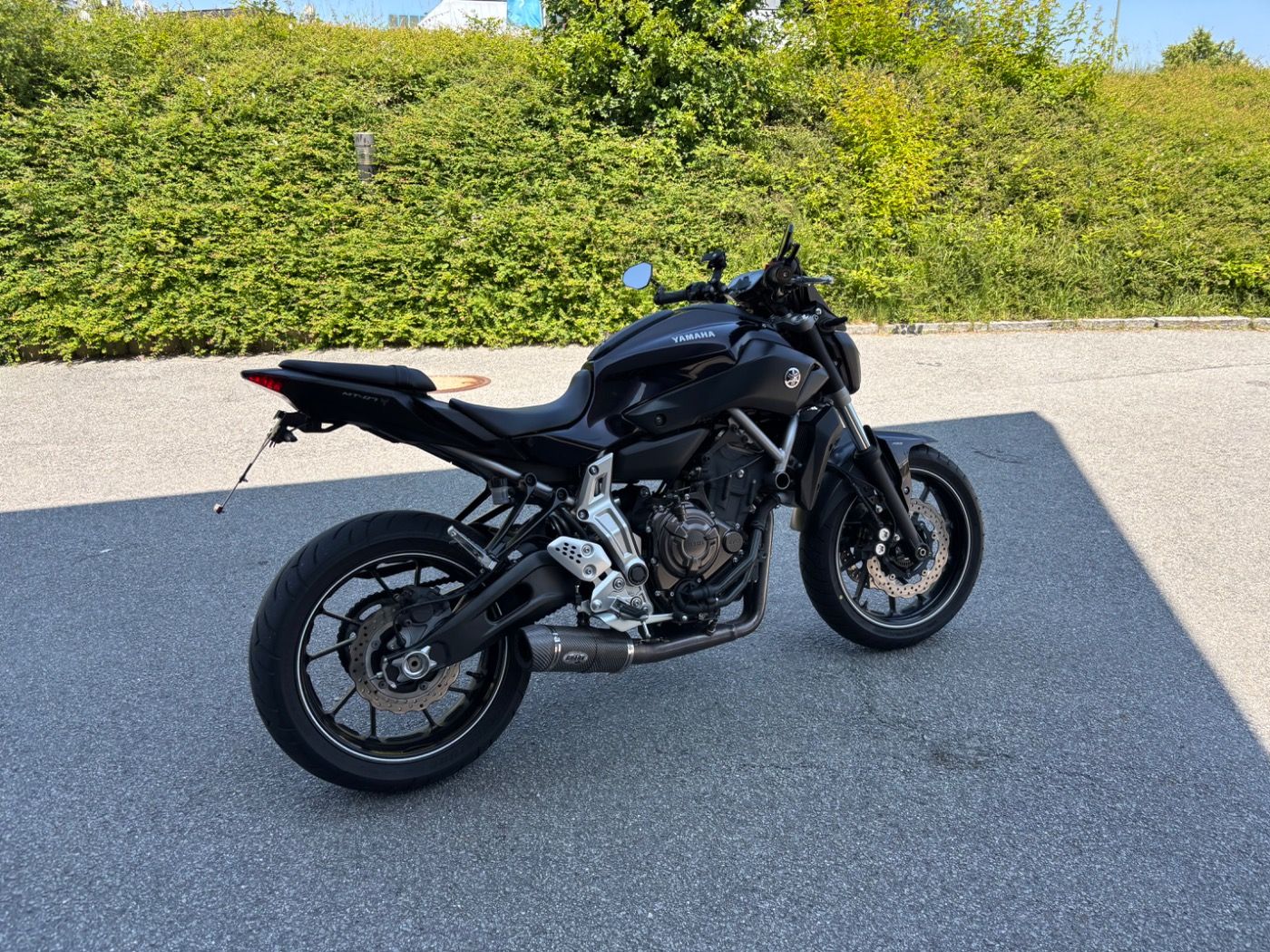 Fahrzeugabbildung Yamaha MT 07 Shark Auspuff kurzer Kennzeichenhalter