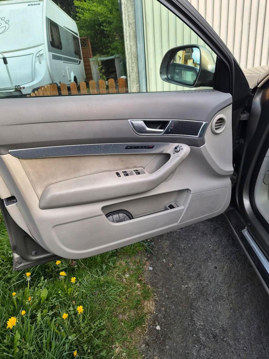 Audi Quattro 2011 — photo 12