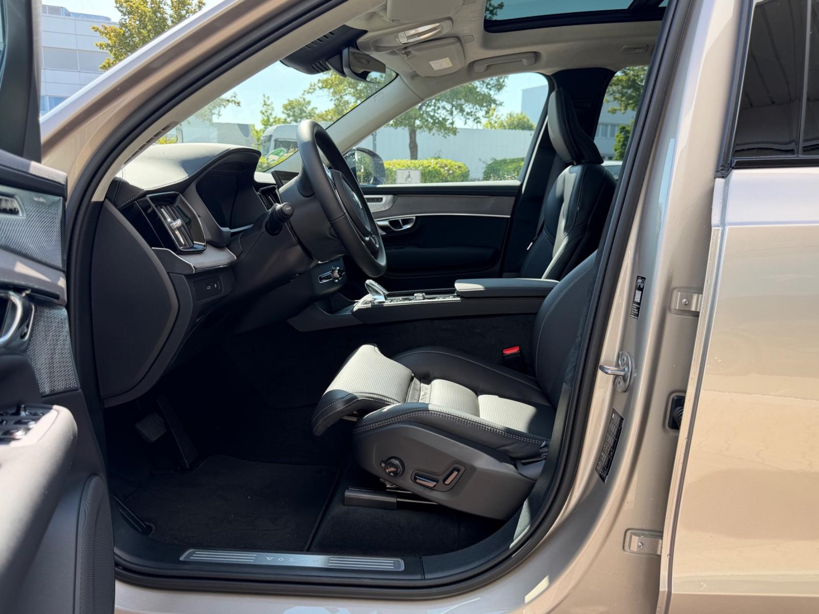 Volvo XC90 T8 AWD Ultra Dark Auto