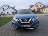 Nissan X-Trail  - blaue Nissan X-Trail
