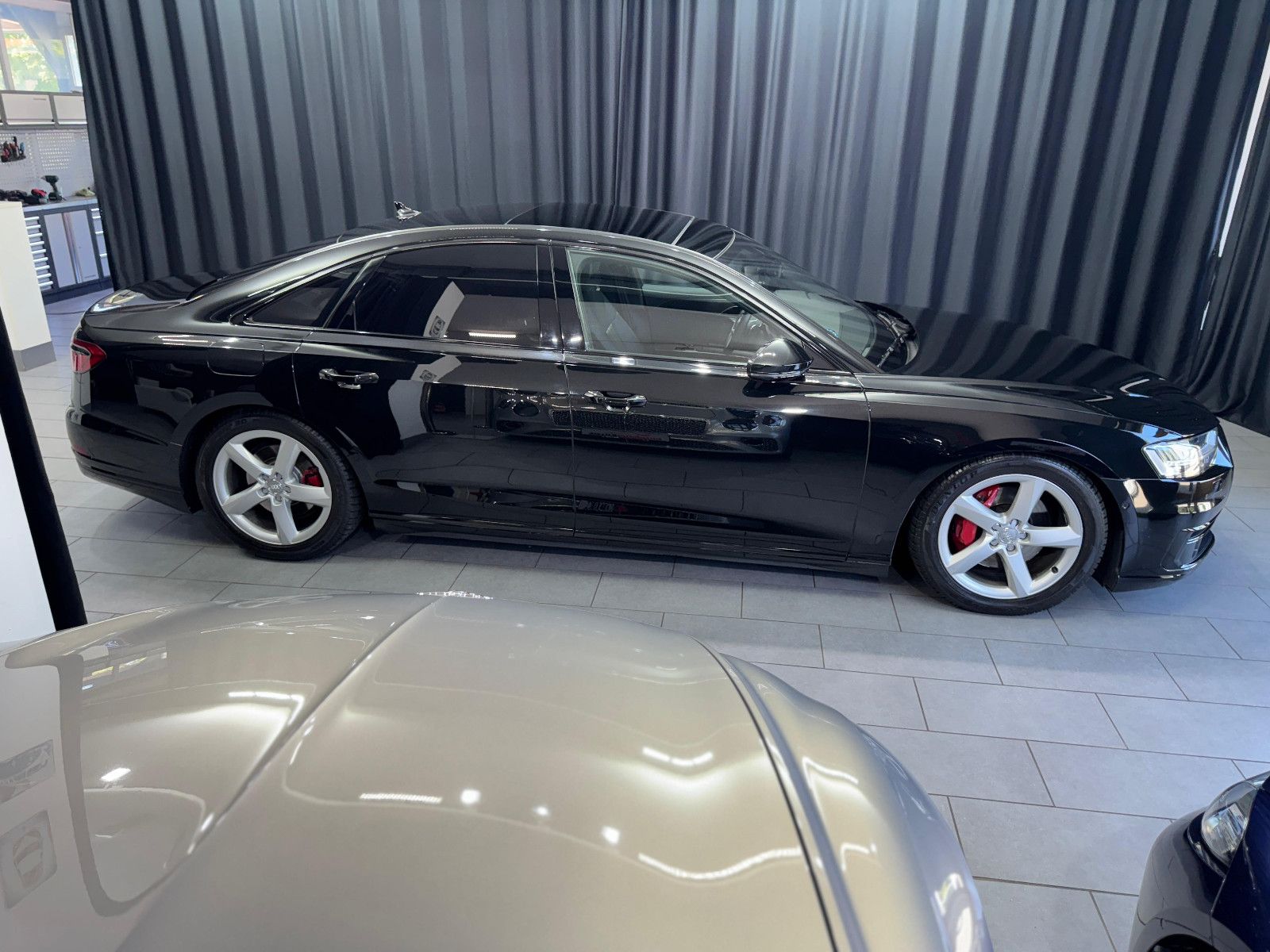 Fahrzeugabbildung Audi A8 50 TDI quattro|B&O|HUD|PANO|MATRIX