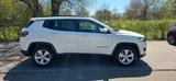 Jeep Compass Longitude FWD - Jeep Compass Longitude mit Benzin-Antrieb