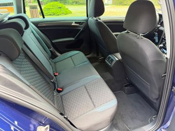 Volkswagen Golf - 11