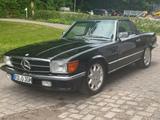 Mercedes-Benz SL 560   6000km  nach Restaurierung - schwarze Mercedes-Benz SL 560