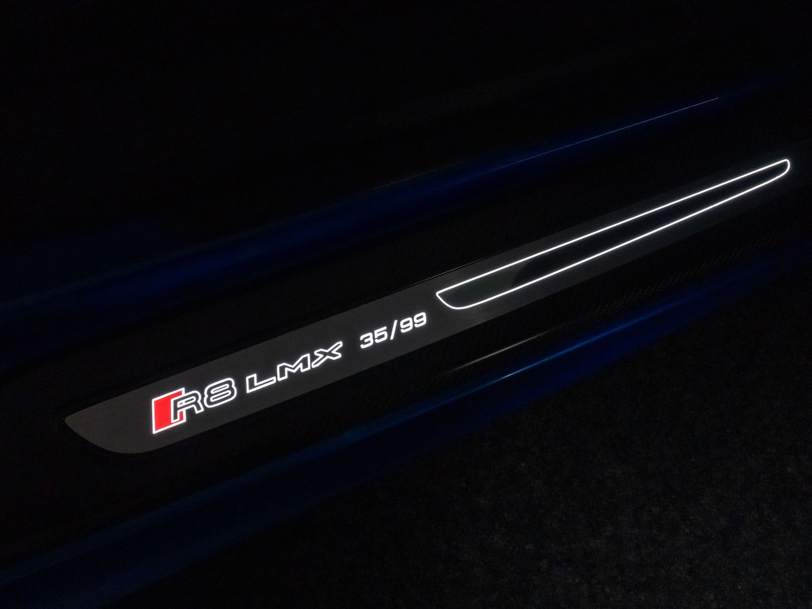 Fahrzeugabbildung Audi R8 Coupe 5.2 FSI LMX Sonderedition 1 OF 99 Laser