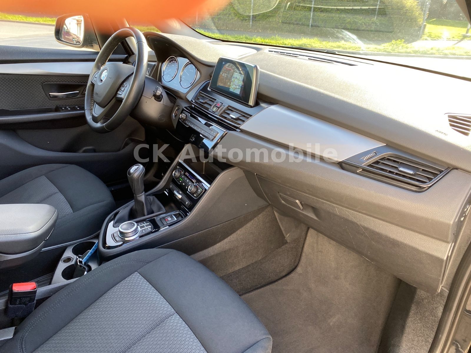 Fahrzeugabbildung BMW 218d Gran Tourer Advantage/Navi/Pano/LED/AHK