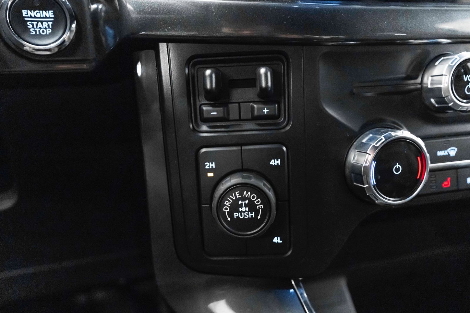 Fahrzeugabbildung Ford F 150 5.0L XLT KAM CARPLAY TOTW NAV  LED