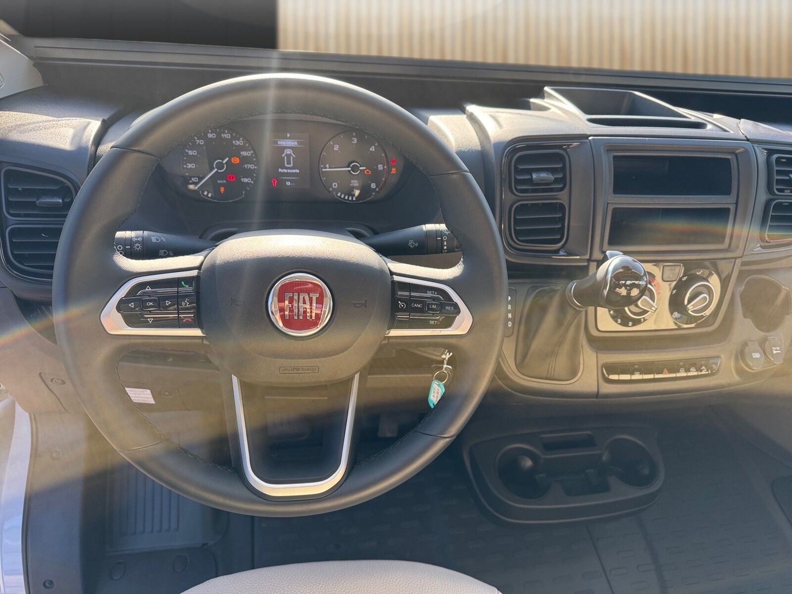 Fahrzeugabbildung Karmann Dexter DE 600 Alufelgen, Captain-Chair-Sitze