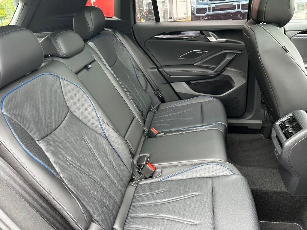 Volkswagen Tiguan 2.0 TDI R-Line/Matrix/AHK/HUD/Pano/Voll!! – 17