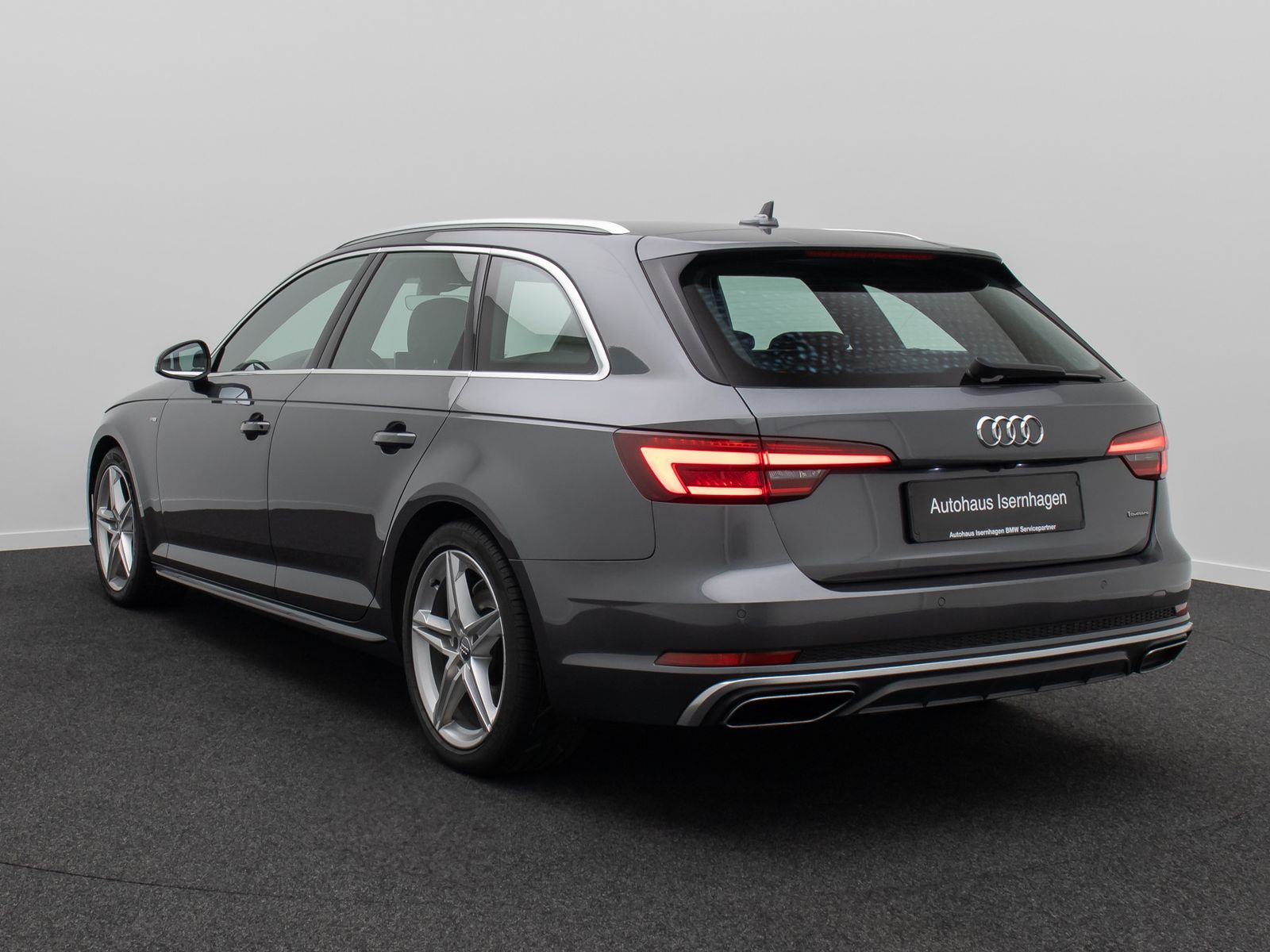 Fahrzeugabbildung Audi A4 quattro SLine Kamera DAB Massage Panorama 18"