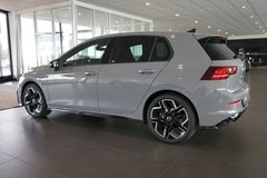 VW Golf 2.0 TDI DSG R-Line | Pano | HuD | FACELIFT VW Golf 2.0 TDI DSG R-Line | Pano | HuD | FACELIFT