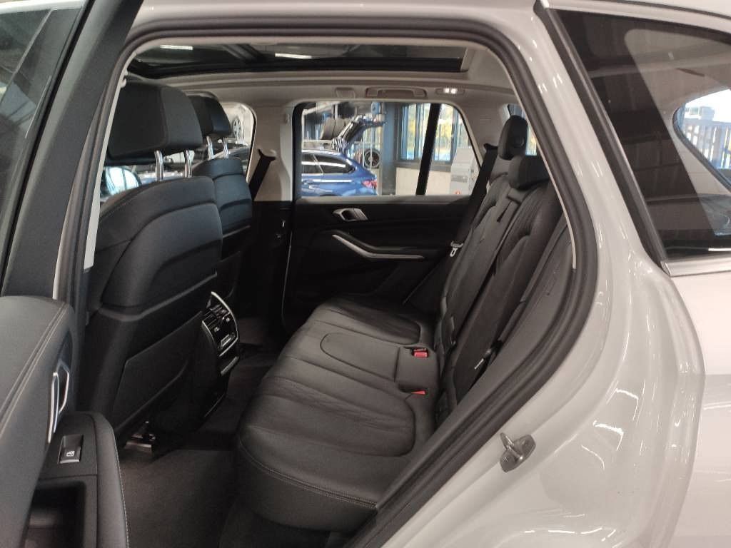 Fahrzeugabbildung BMW X5 xDr.30d xLine °UVP 109.920€°LUFTFED°360°STHZG