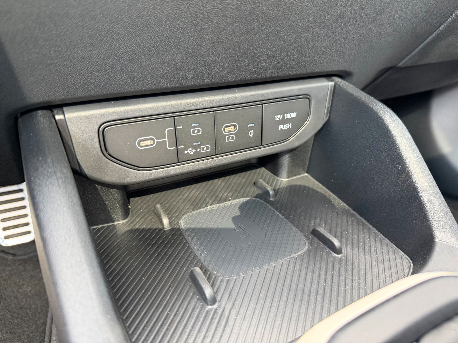 Fahrzeugabbildung Kia K4 SW 1.6T 180 DCT GTL DWP+ SZ SD 18 GD