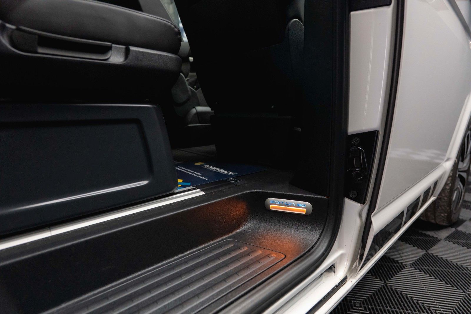 Fahrzeugabbildung Volkswagen T6 Multivan 2.0TDI DSG Edition 30 4Motion ACC