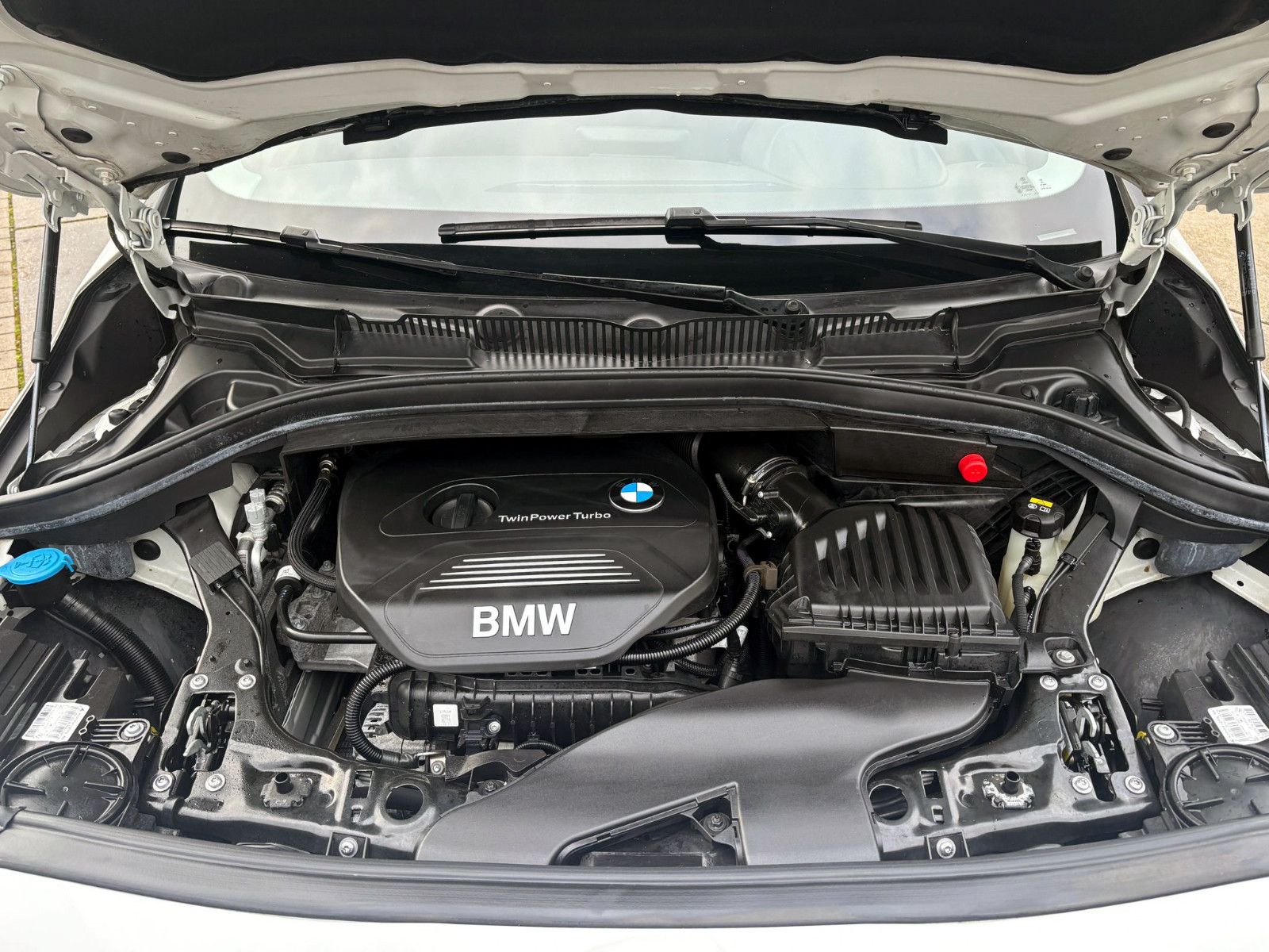 Fahrzeugabbildung BMW 218i Active Tourer Adv. Steptr. ACC PDC KAM Navi