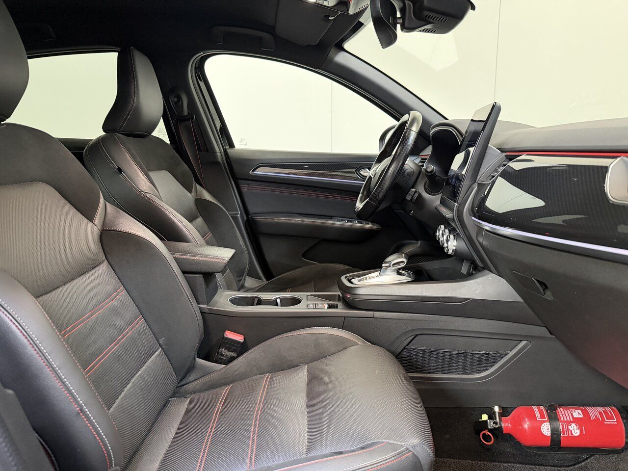 Renault Arkana 1.3 TCe E-Tech Autom. - RS Line - 40 000K imagem 2