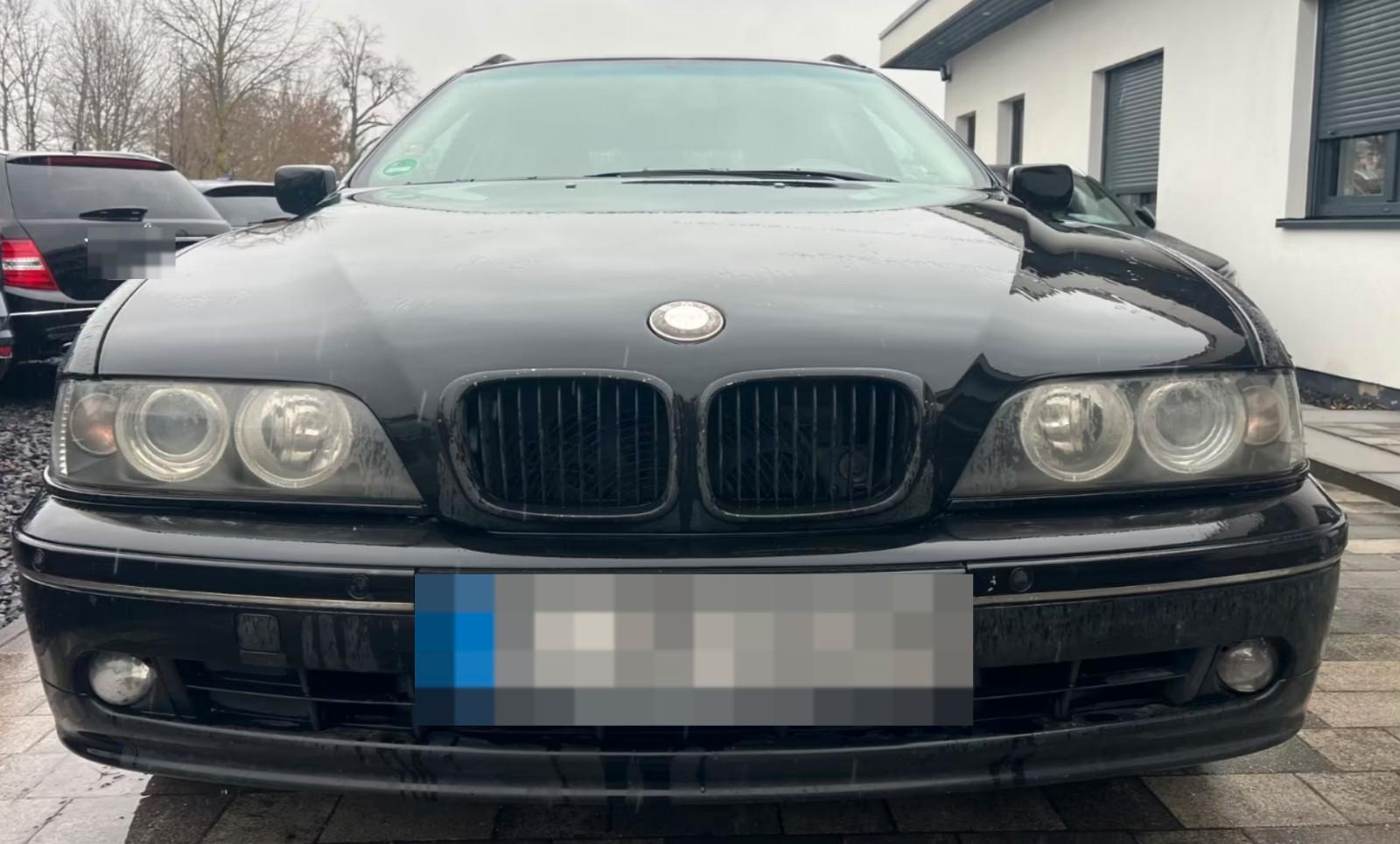 BMW 525 2004 — салон