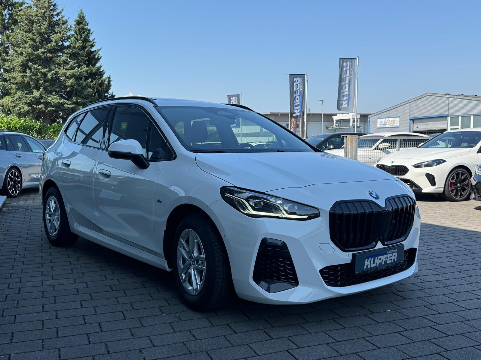BMW 220 Active Tourer i M Sport Pano°AHK°AdLED*el. S