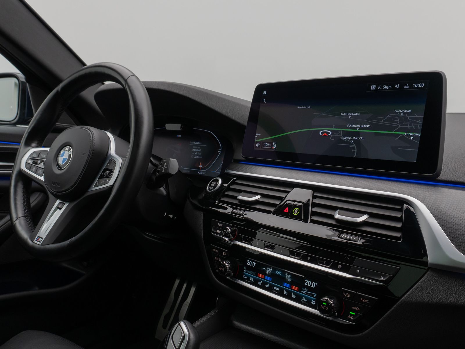 Fahrzeugabbildung BMW 540d xD M Sport Panoram Kamer HUD H/K TV Massage
