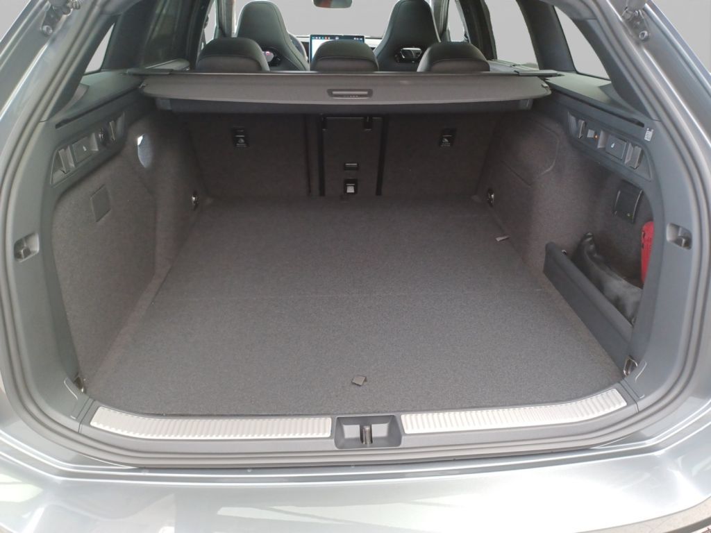 Fahrzeugabbildung Volkswagen Passat Variant R-Line Signature 5 Jahre Garantie