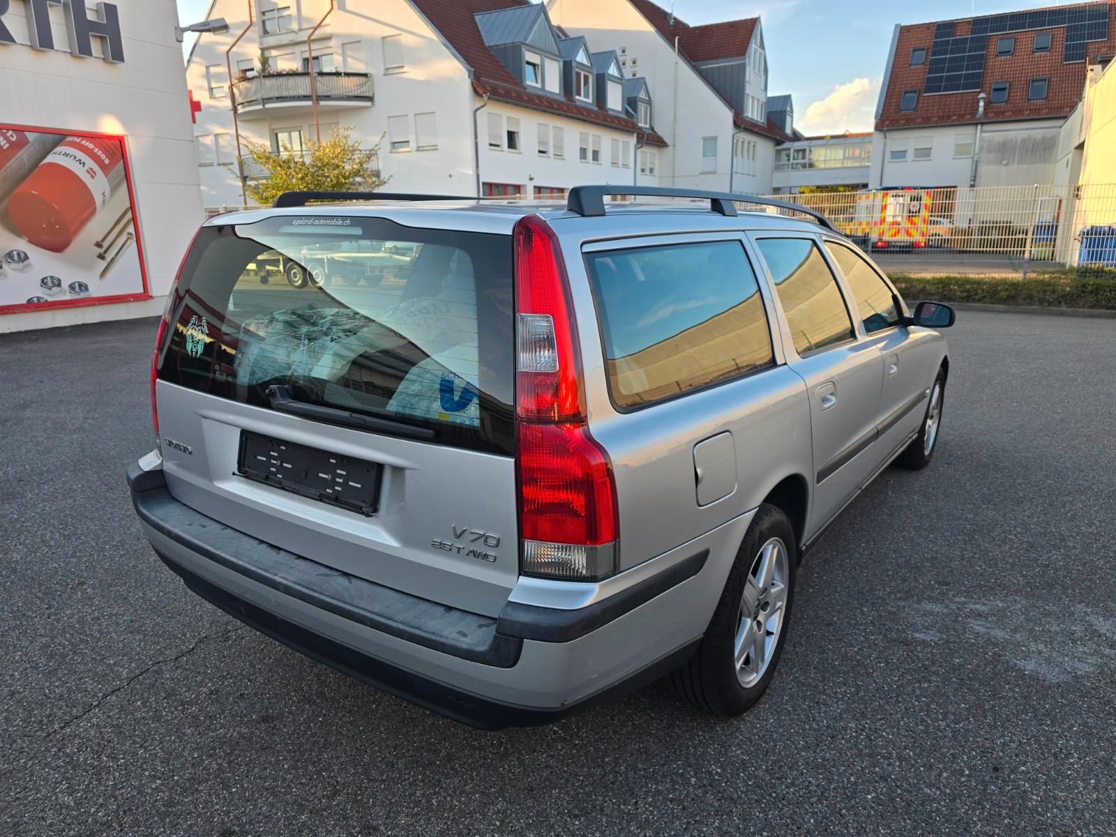 Volvo V70 2004 — photo 7