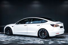 TESLA Model 3 Performance AWD Facelift KW V3 Fahrwerk