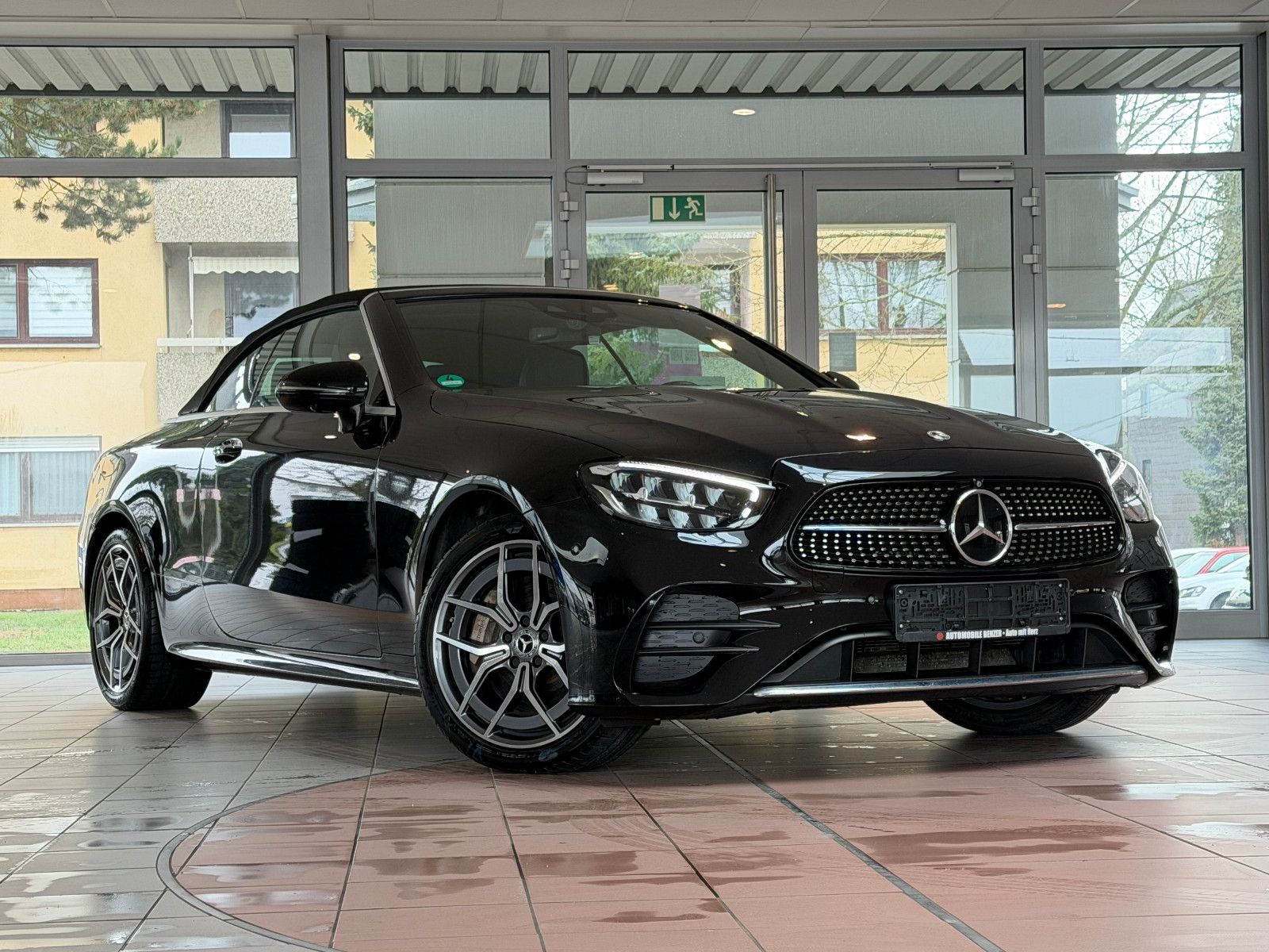 Fahrzeugabbildung Mercedes-Benz E 450 Cabrio AMG/BURMESTER/HUD/AMBIENTE/MASSAGE/