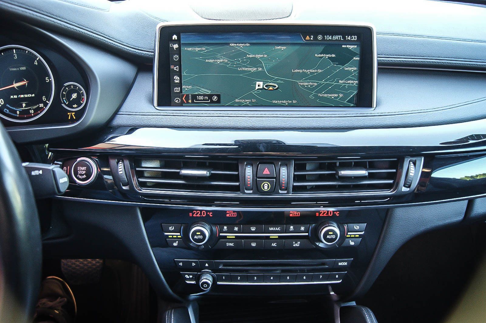 Fahrzeugabbildung BMW X6 M50 M-SPORT 22'' BREYTON ESSD KAMERA STDHZG 2