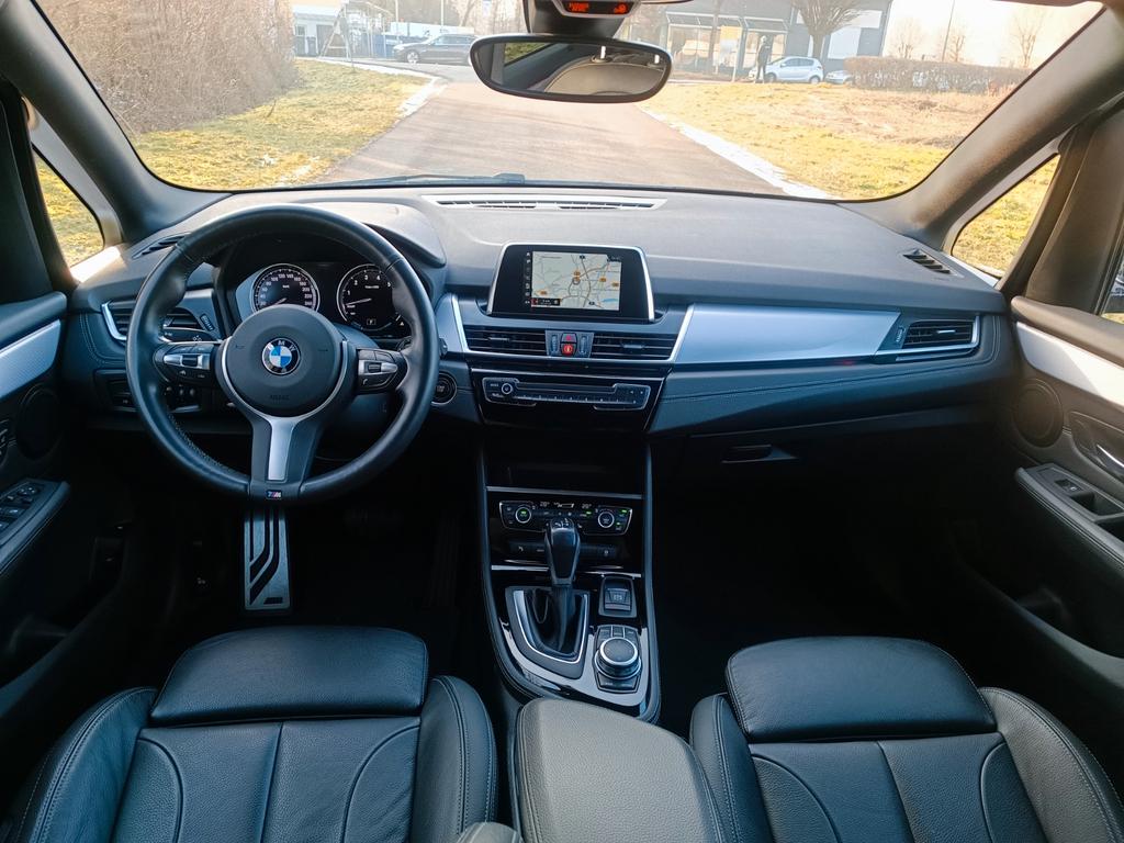 BMW 225