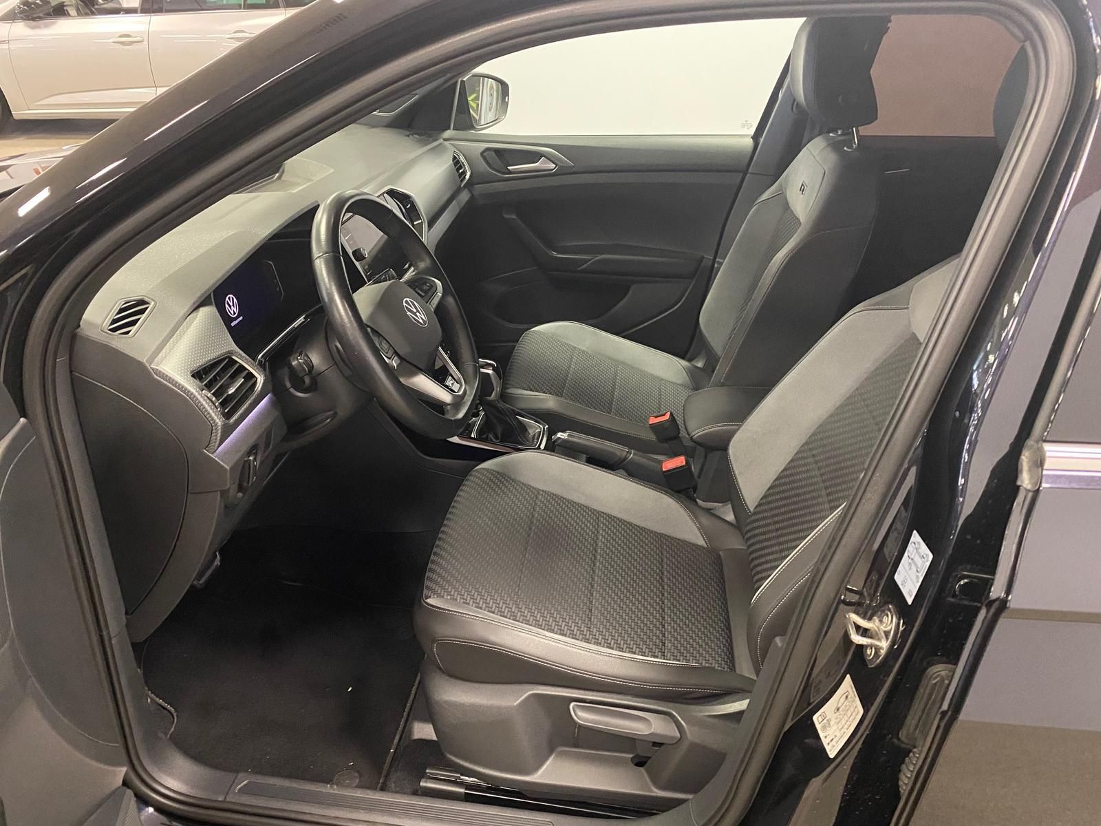 Fahrzeugabbildung Volkswagen T-Cross 1.5 TSI DSG Style R-Line+ACC+RFK+APP+LED