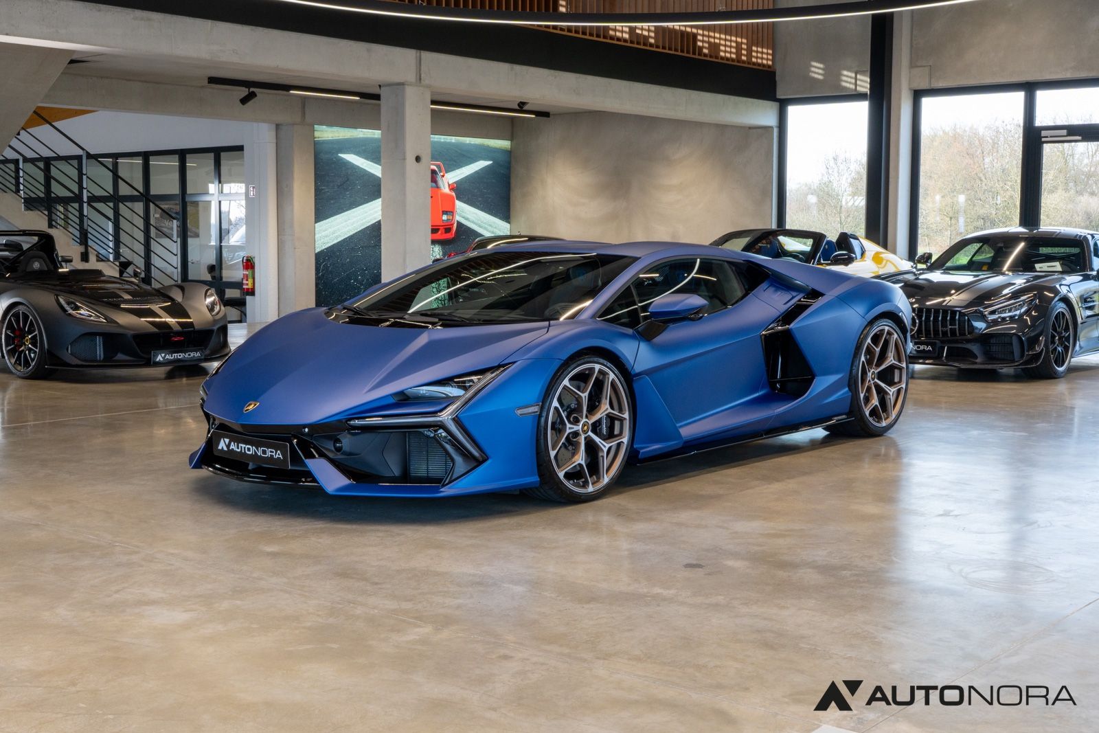 LAMBORGHINI Revuelto