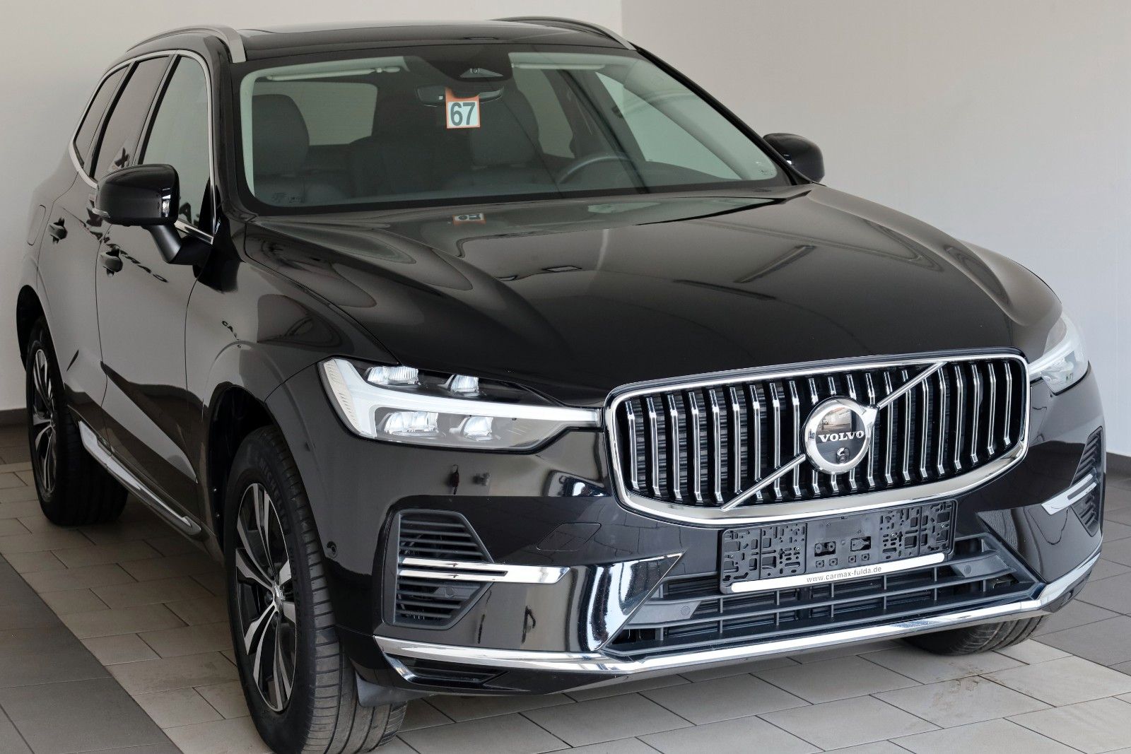 Fahrzeugabbildung Volvo XC60 T6 Recharge  AWD Leder,Navi,LED,Auto Pilot